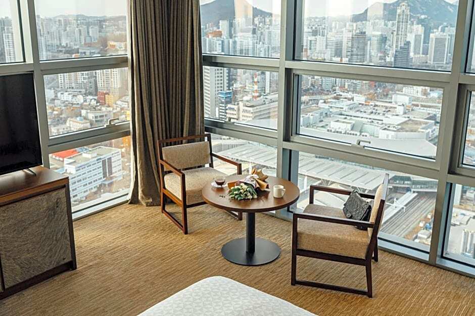 Двухместный номер Deluxe с видом на город двуспальная кровать в Four Points by Sheraton Josun, Seoul Station