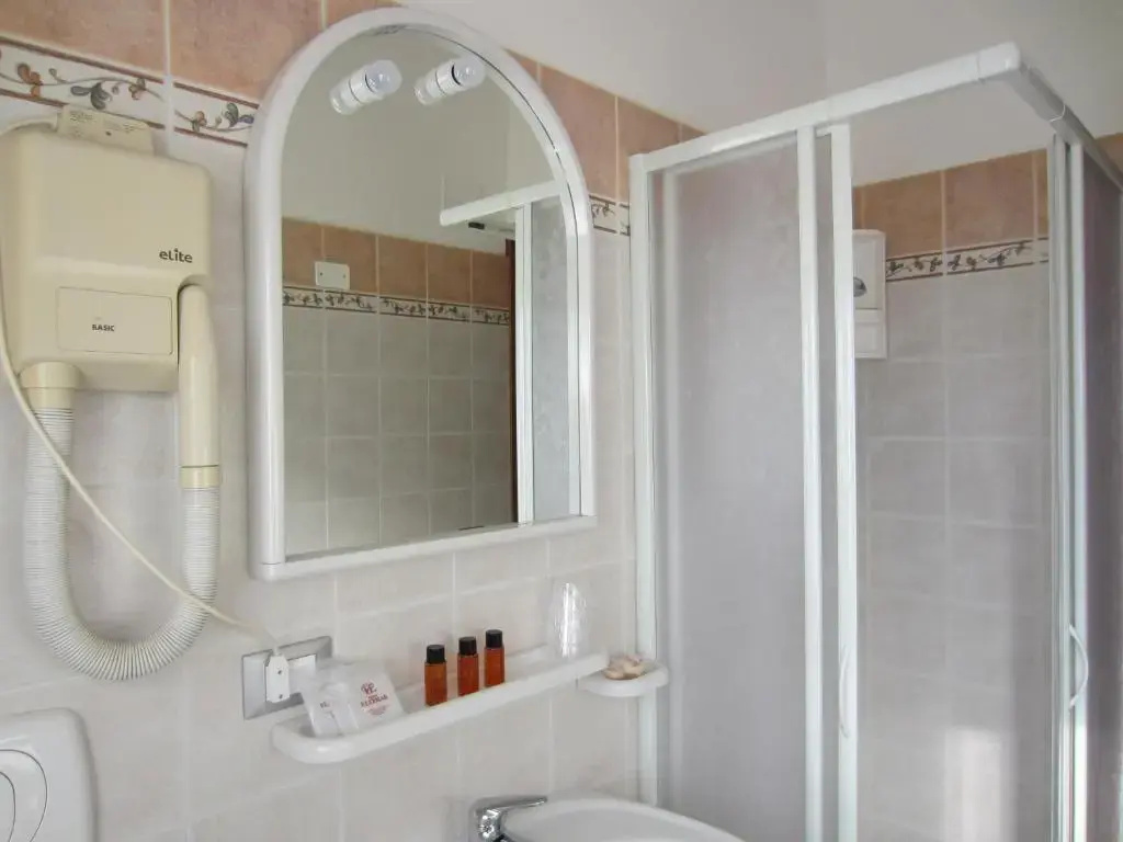 Standard Triple room with balcony