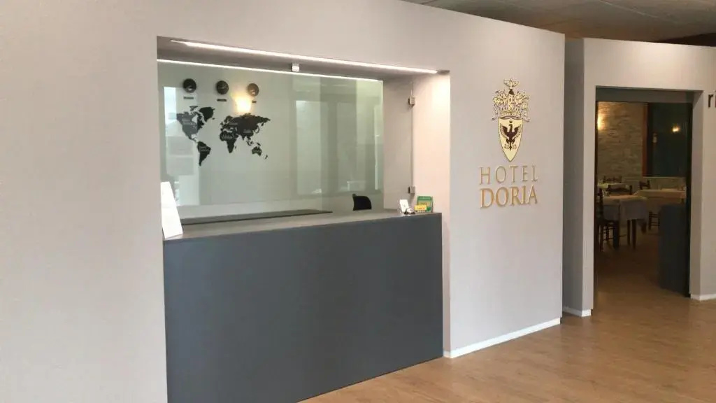 Lobby & Reception
