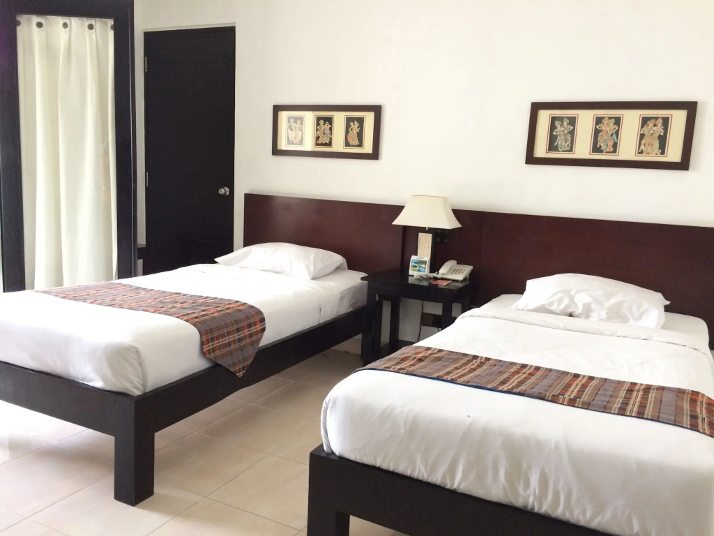 Отель Legong Keraton Beach Hotel в Бали