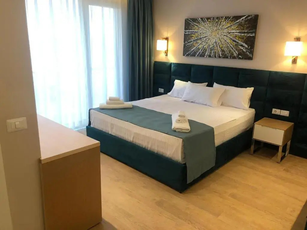 Standard Double room with balcony (full double bed)