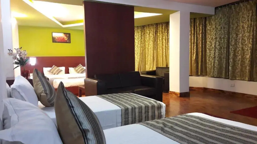 Deluxe Suite