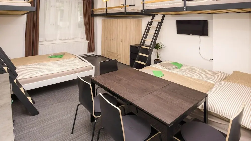 Flying Bed Apartment close to Castle - Chambres