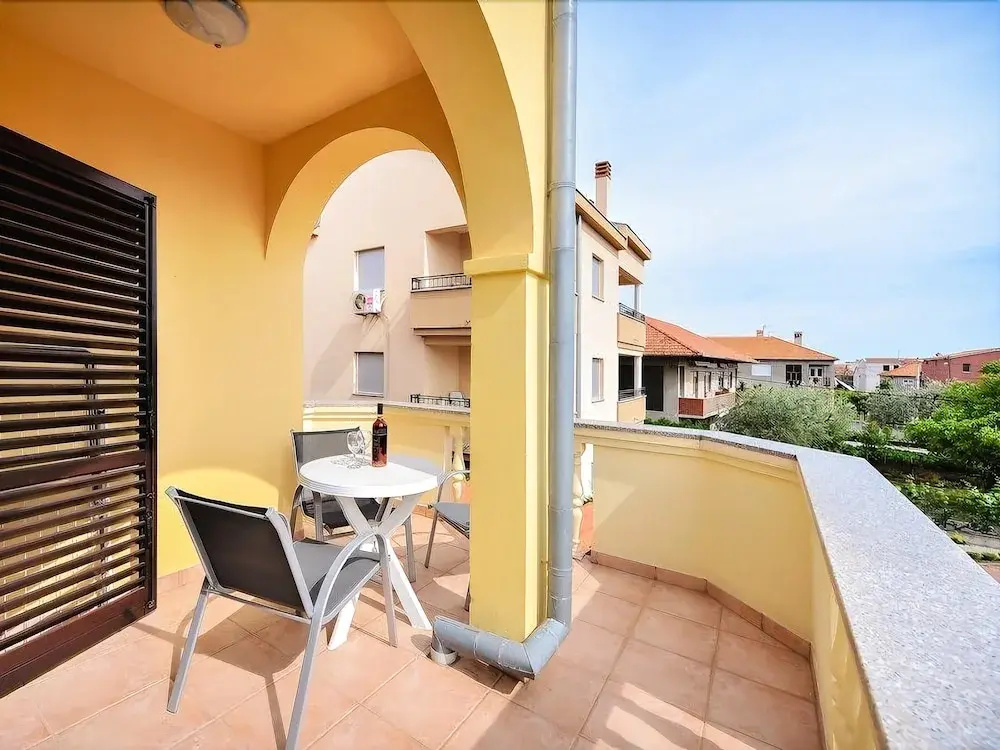 Balcony & Terrace