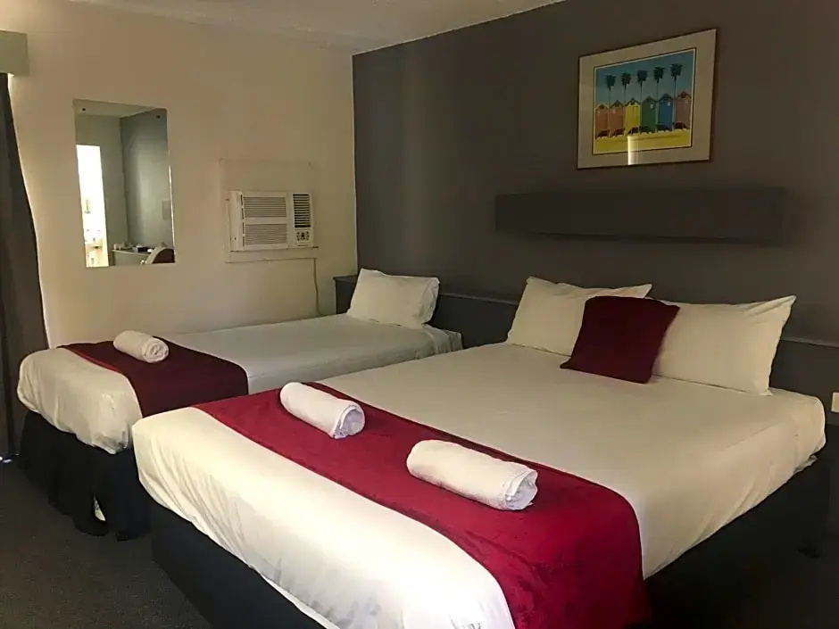 Deluxe Double Studio (full double bed)