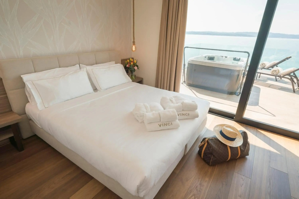 Hotel Vinci Sirmione - фото 4