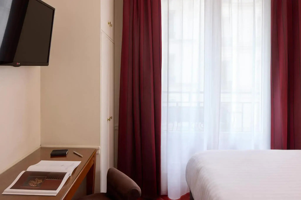 Отель Timhotel Tour Montparnasse в Париже