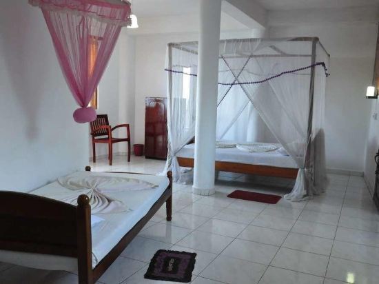 Peacock Hotel