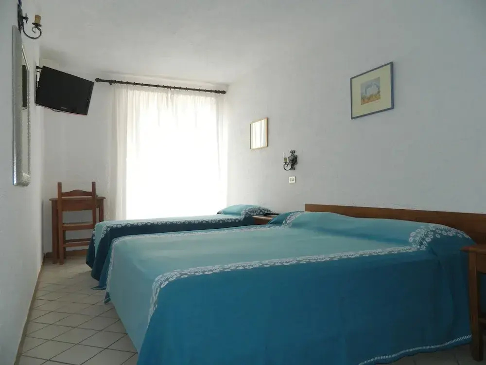 Standard Double room with balcony (full double bed)
