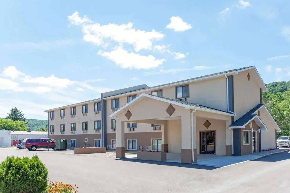 Super 8 Bath Hammondsport Area