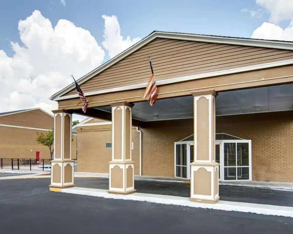Red Roof Inn Pine Bluff