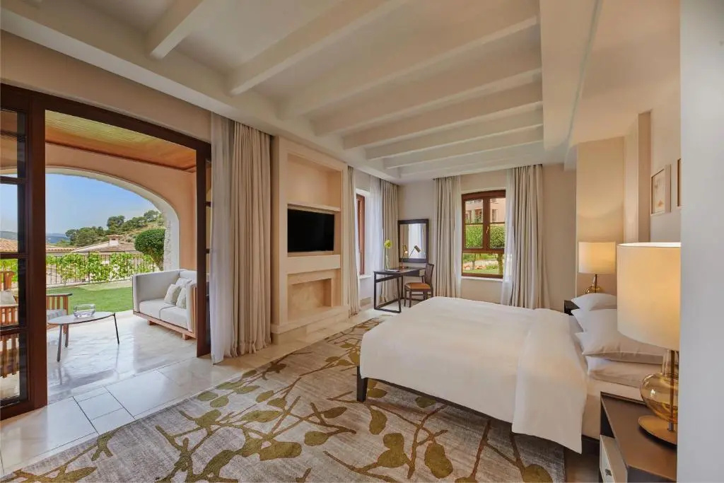 Double Junior Suite with garden view (full double bed)