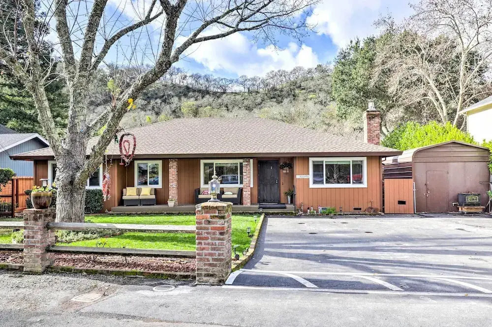 Wine Country Retreat at Private Creekside House!