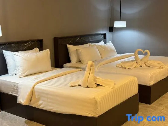 Premier Hostel Chiang Mai Room Type - Triple Suite