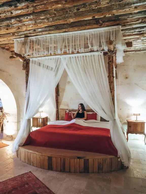 Double Suite (full double bed)