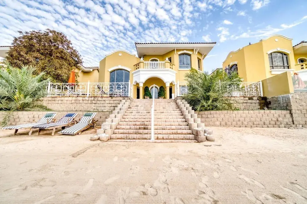 Private 5 Bedrooms Villa With Pool