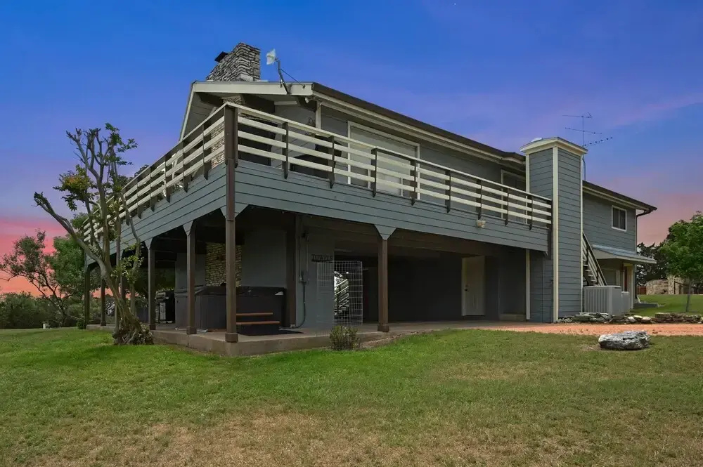 Hill Top Cottage - Dog Friendly 4 Bedroom Home by RedAwning