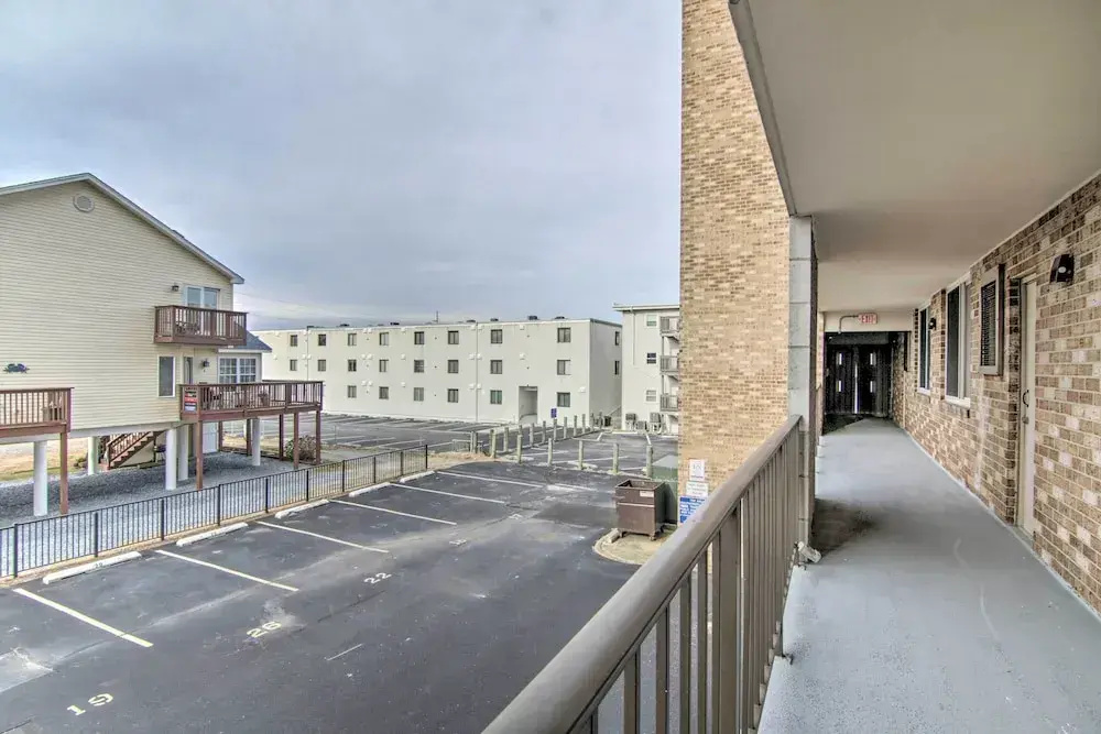 Steps to Sand: Condo Near Ocean City Boardwalk