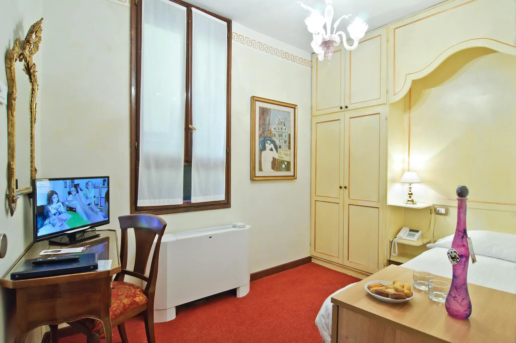 Hotel La Fenice Et Des Artistes - Chambres
