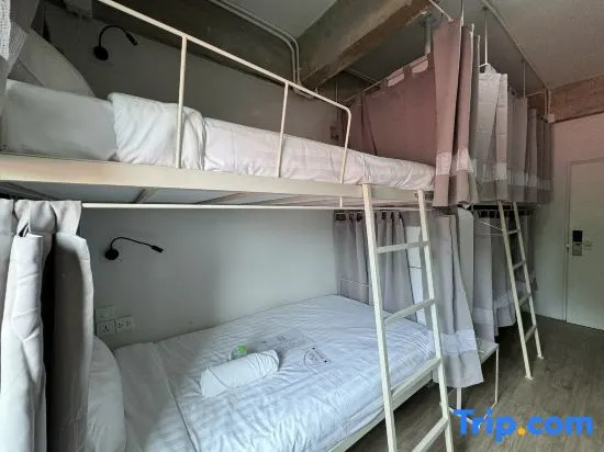 Bed in Dorm