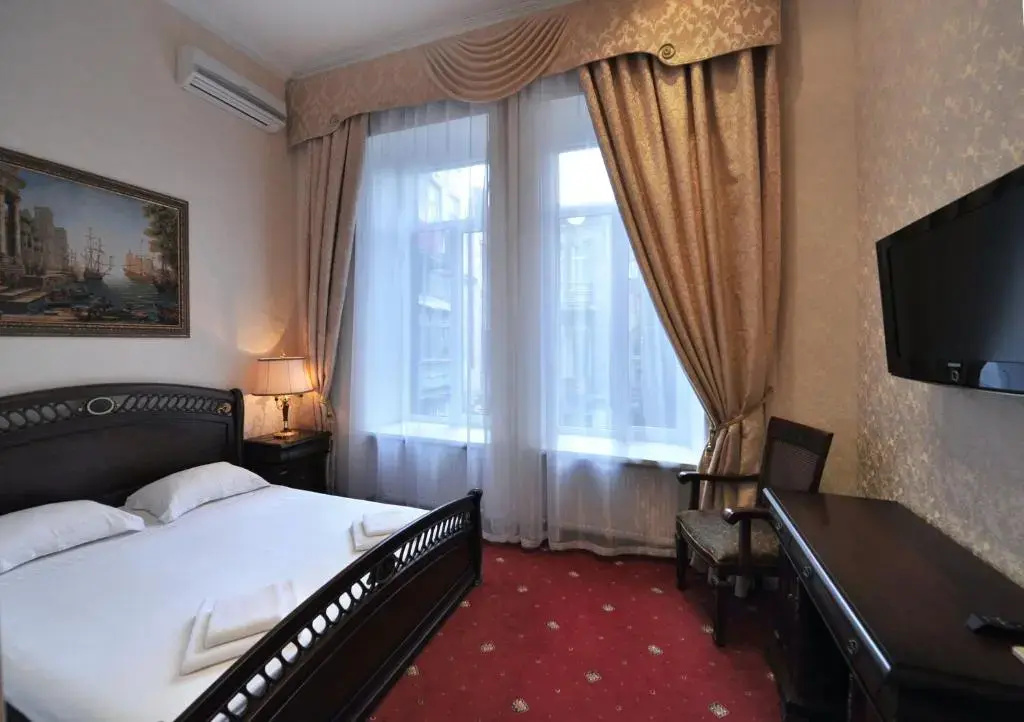 Standard Double room (full double bed)