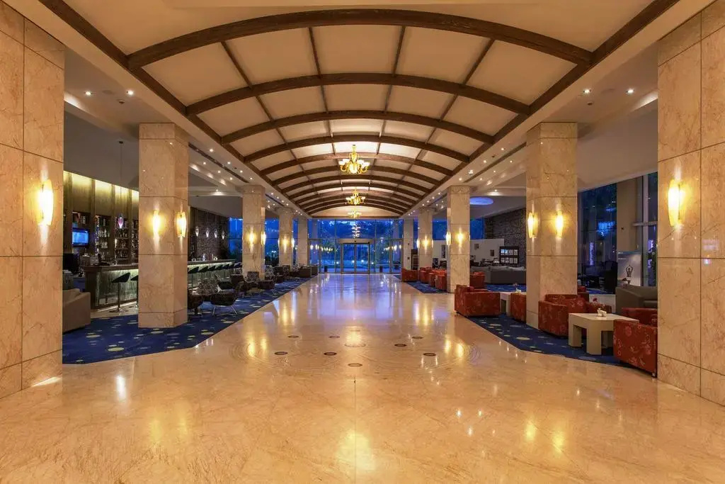 Lobby & Reception