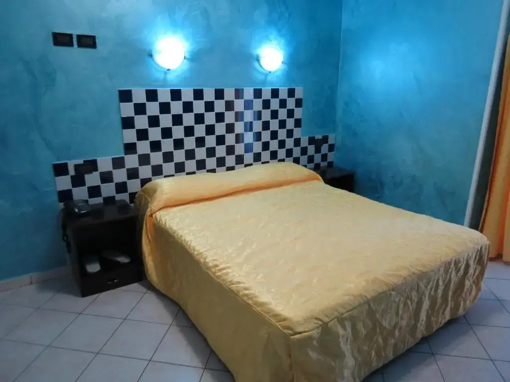 Standard Double room with balcony and with sea view (full double bed)