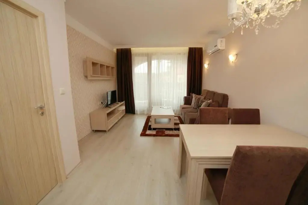 Deluxe Apartment