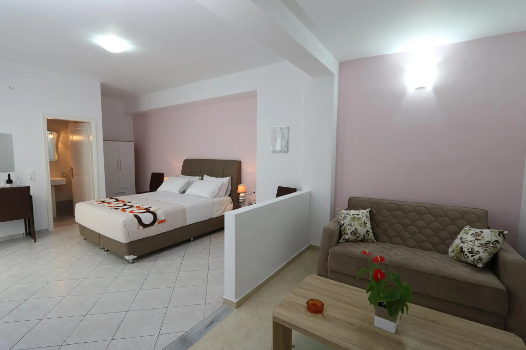 Standard Triple Family room