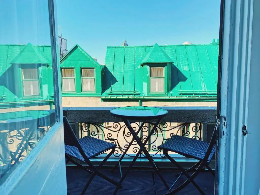Standard Double room with balcony (full double bed)