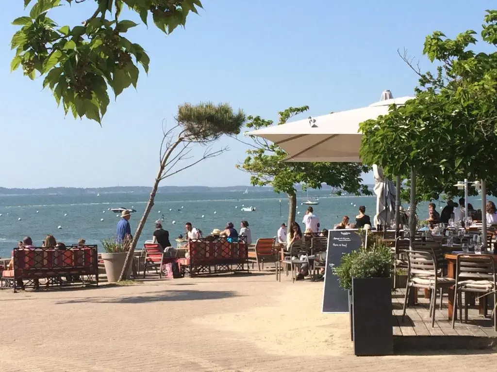 Agréable Appt 2 Chb, avec terrasse et jardinet privés- plage Pereire