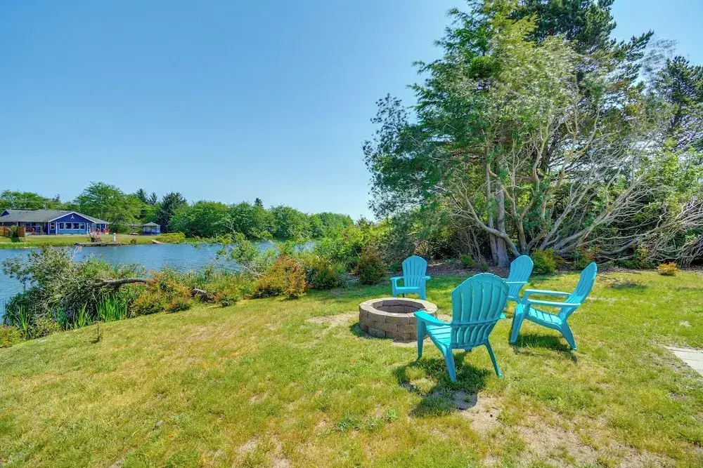 Dog-friendly Retreat w/ Dock & Waterfront Views