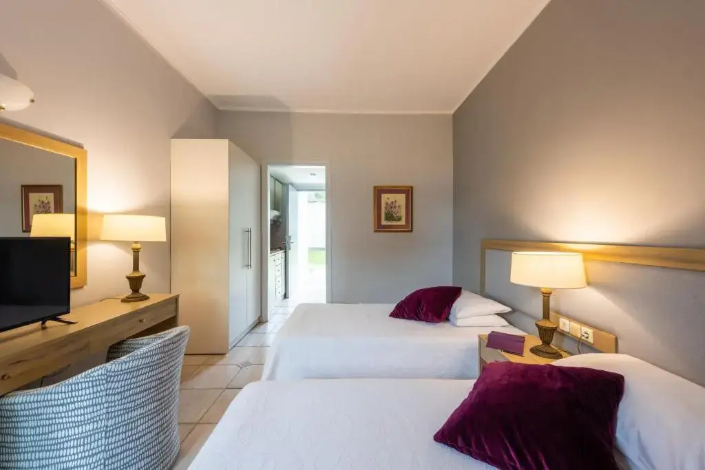 Standard Double room with balcony (full double bed)
