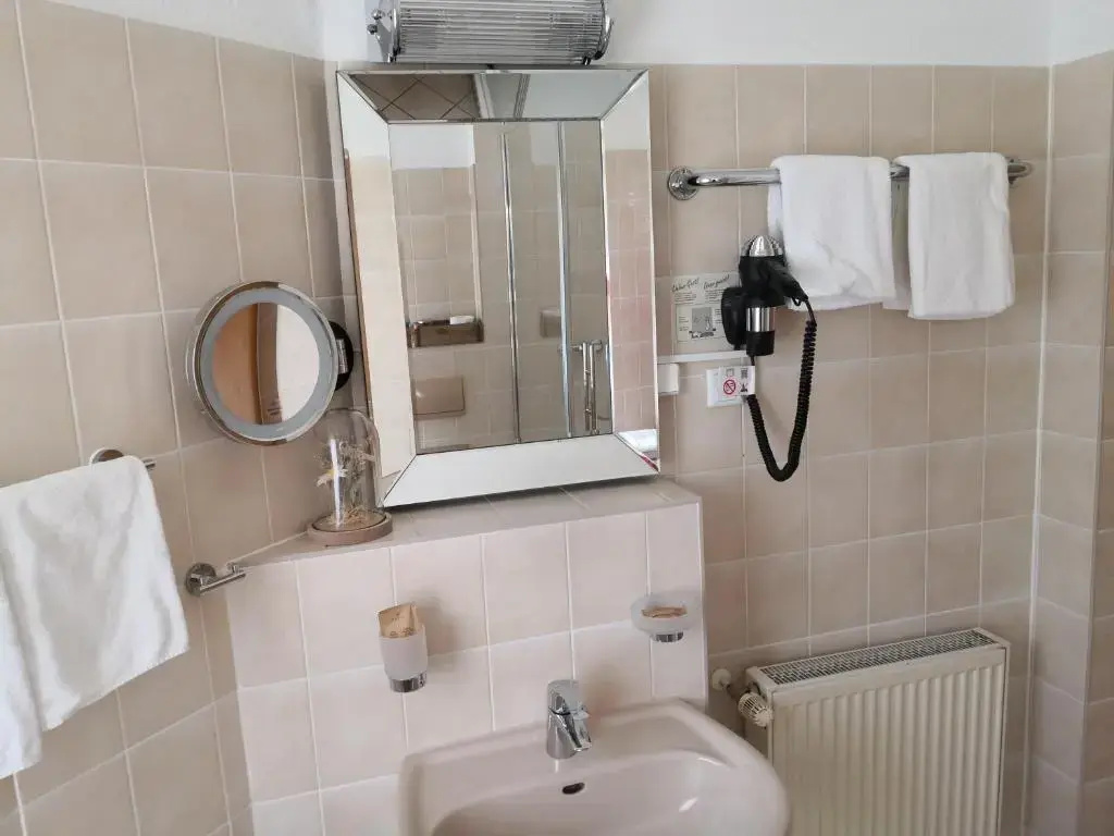 Standard Double room (full double bed)