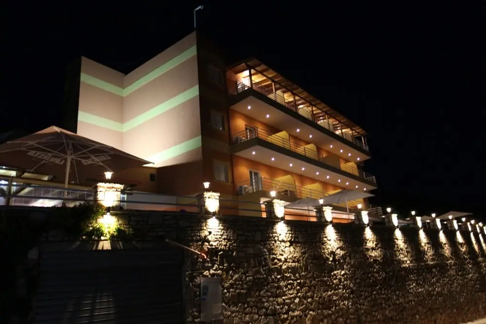 Karos Hotel Llaman