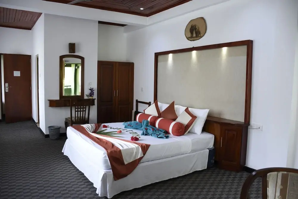 Deluxe Double room with balcony (full double bed)