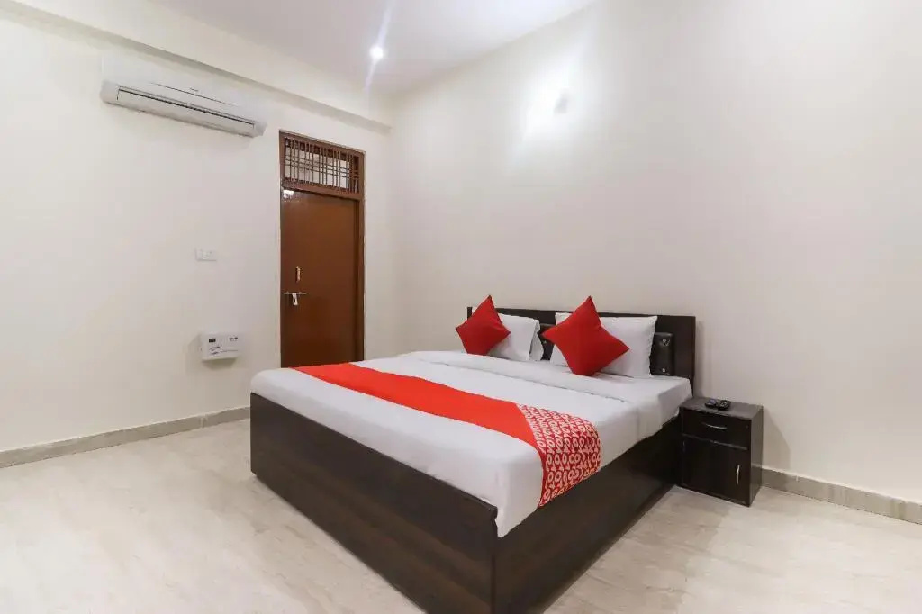 A R Hotel by OYO Rooms