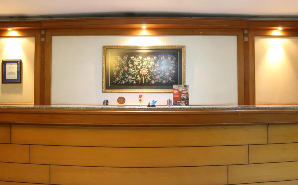 Lobby & Reception