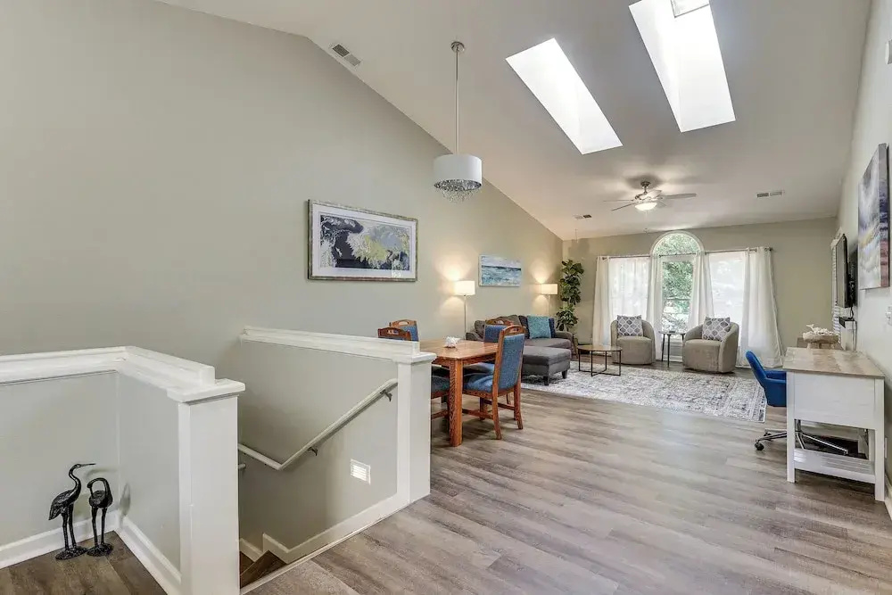 Resort Condo ~ 2 Mi to Sunset Beach Seashore!