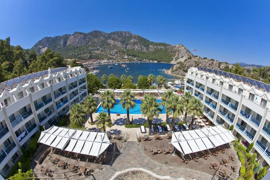 Beach & Waterfront