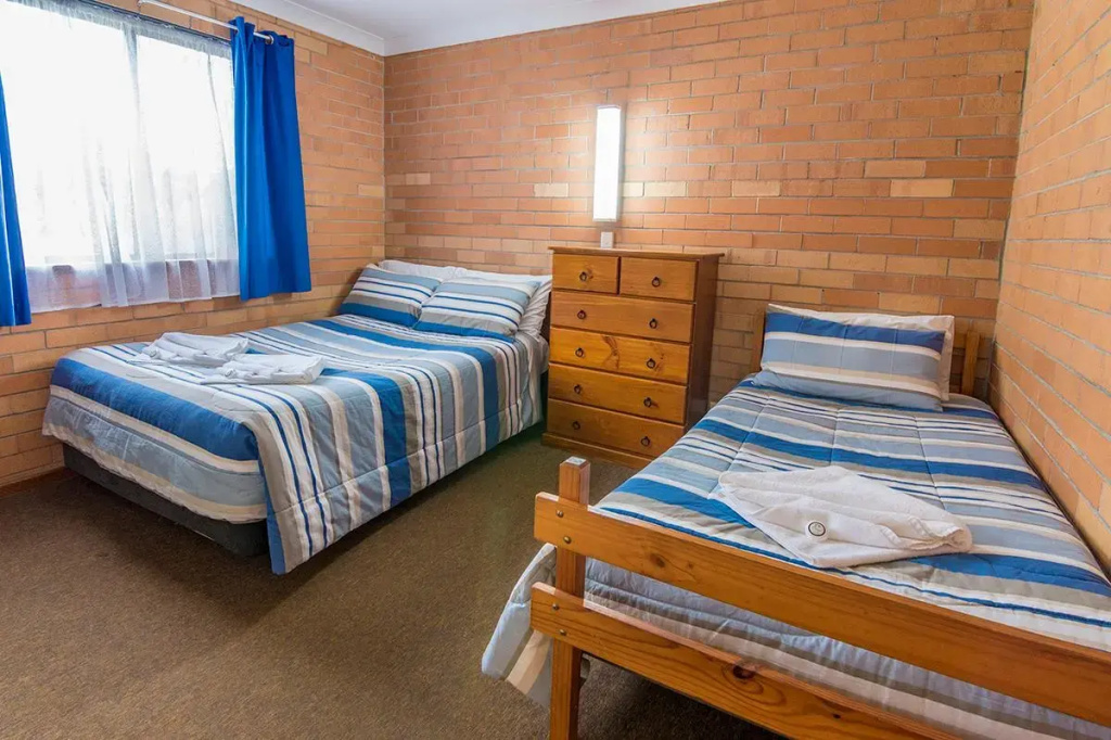 Double Chalet (full double bed)