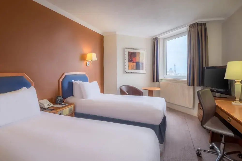 Standard Double room with partial sea view (twin beds)