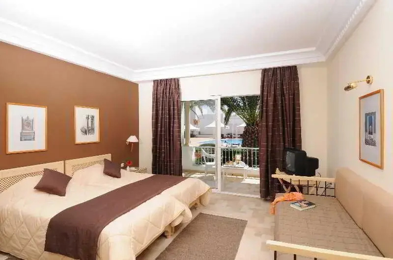 Standard Double room with garden view (full double bed)