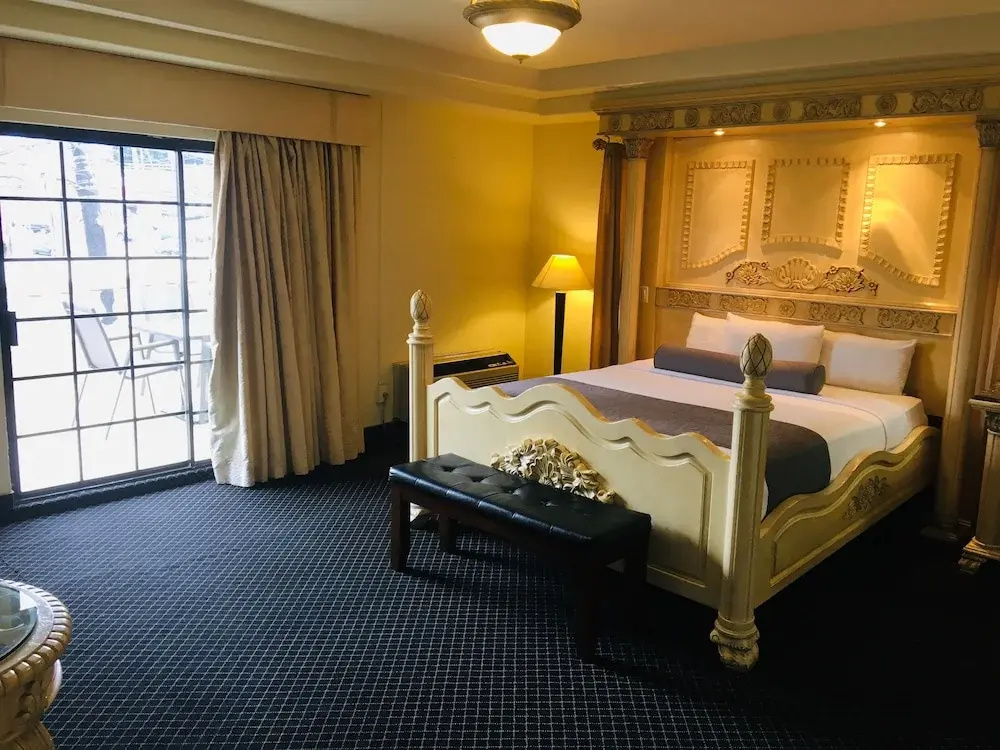 Suite with balcony