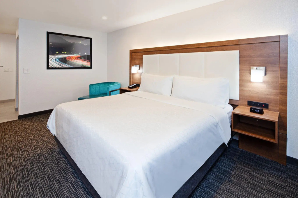 Holiday Inn Express & Suites Hollywood Walk Of Fame - Chambres