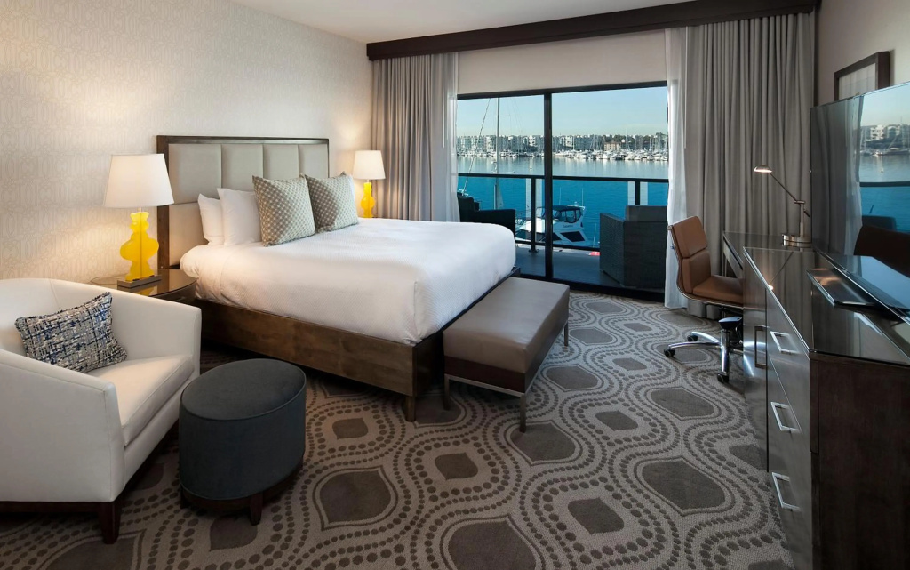 Marina del Rey Hotel — фото