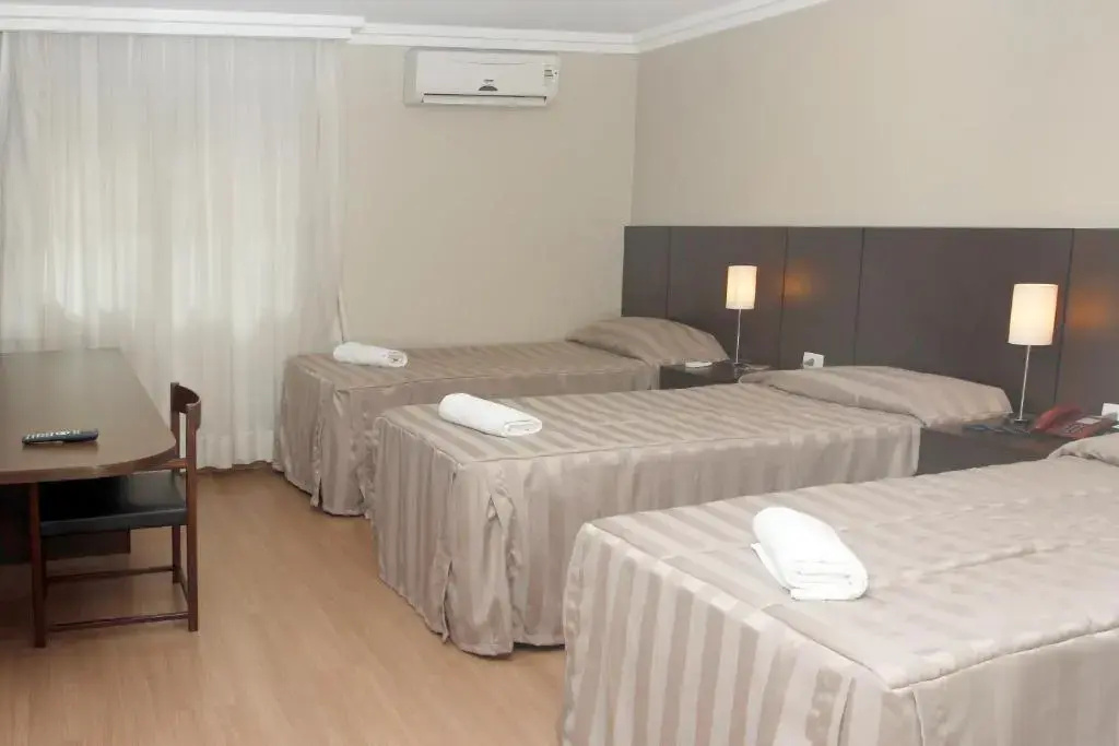 Hotel Plaza Apolo - Chambres