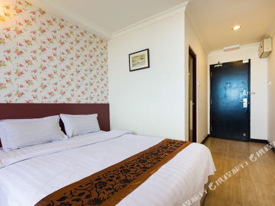 Adel Hotel
