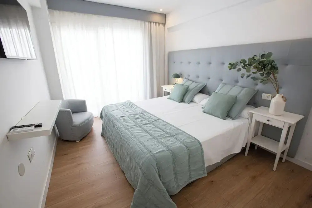 Economy room