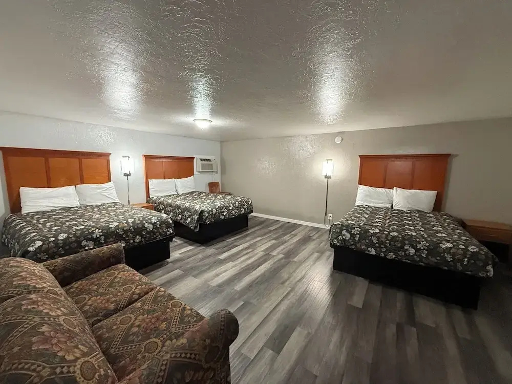 Standard Sextuple room